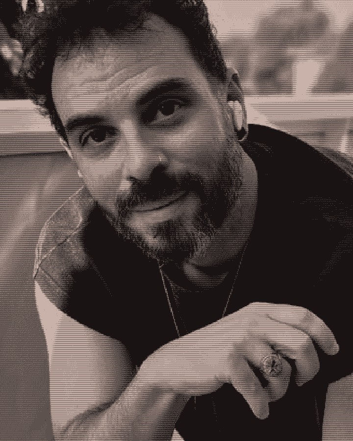 Portrait de Quentin Fankrache, traité en duotone tramé
